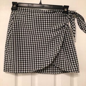Checked tie skirt